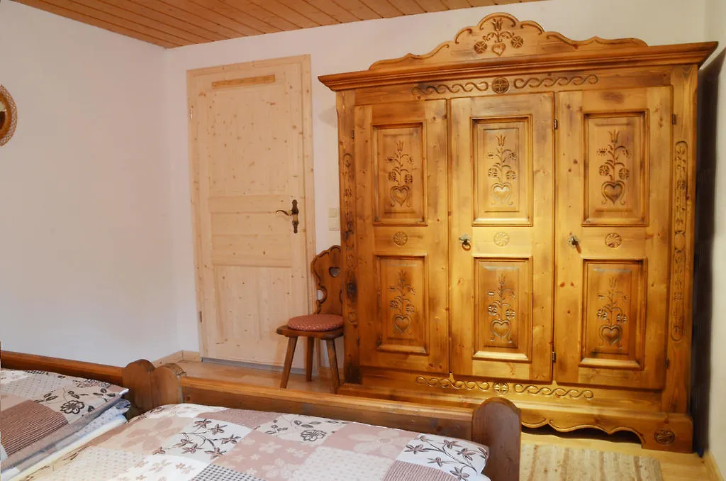 Apartment Suite Sinja Erlebnisferienwohnung Hausham